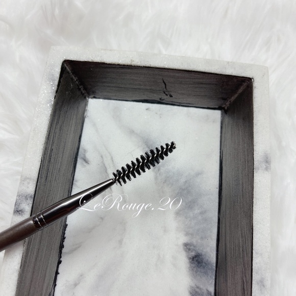 Lise Watier eye brow brush and spoolie - Picture 4 of 4
